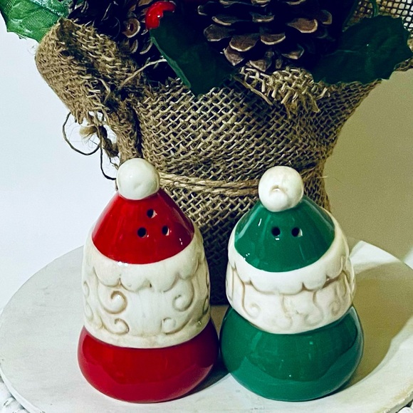 Johanna Parker Christmas Salt & Pepper shakers - Picture 2 of 2